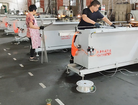 2020年7月8號，鹽城市安裝自動送料機